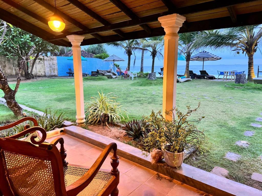 Bed and Breakfast Isle Of Thalpe à Unawatuna Extérieur photo