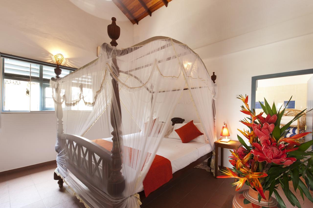 Bed and Breakfast Isle Of Thalpe à Unawatuna Extérieur photo
