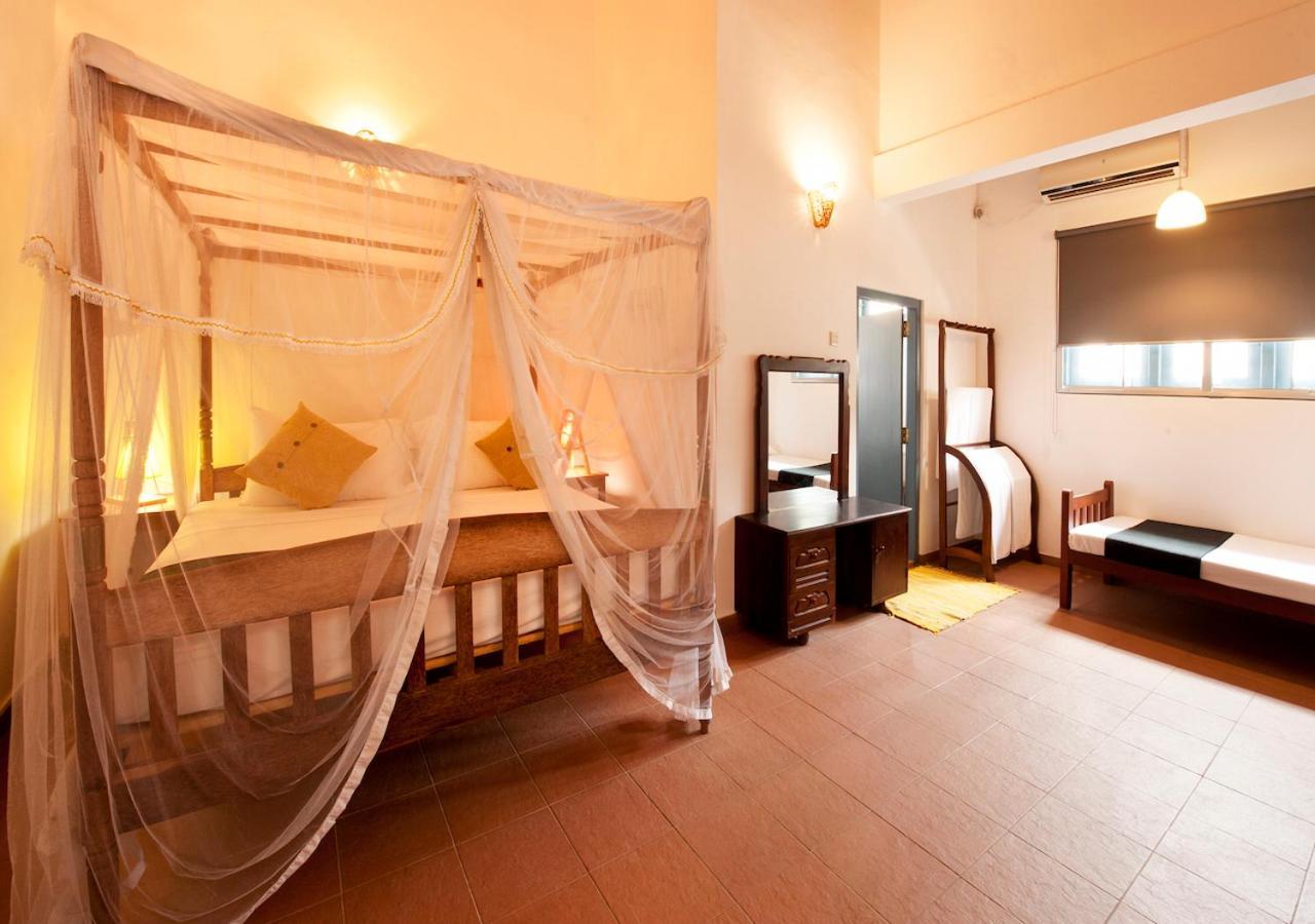 Bed and Breakfast Isle Of Thalpe à Unawatuna Extérieur photo